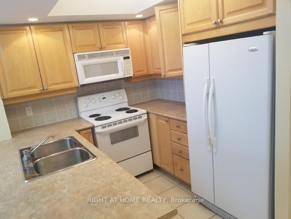 15 Northtown Way, Unit 1716 - Photo 6