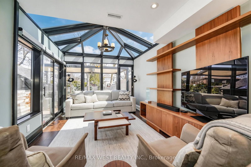 79 Elmsthorpe Ave, Toronto, M5P 2L8 | Image 2