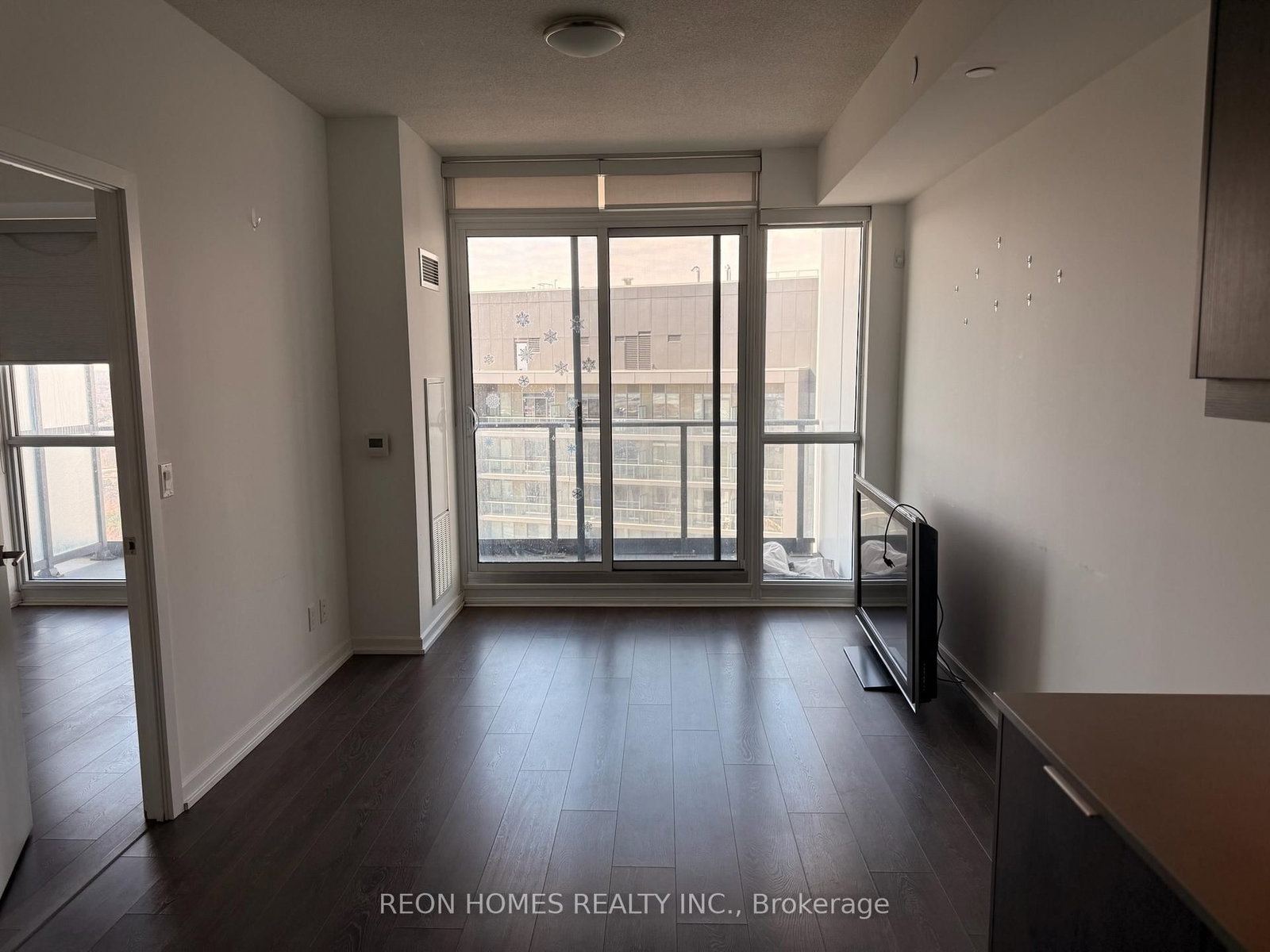 32 Forest Manor Road, Unit 1401 - Photo 4