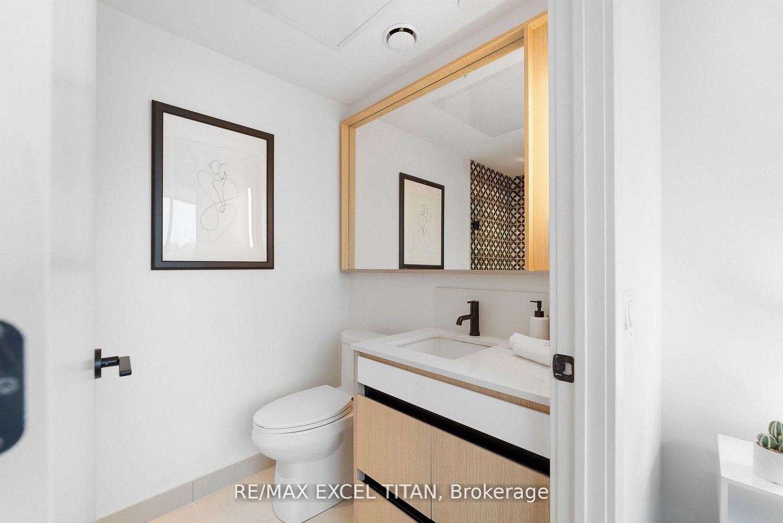 5 Lakeview Avenue, Unit 703 - Photo 20