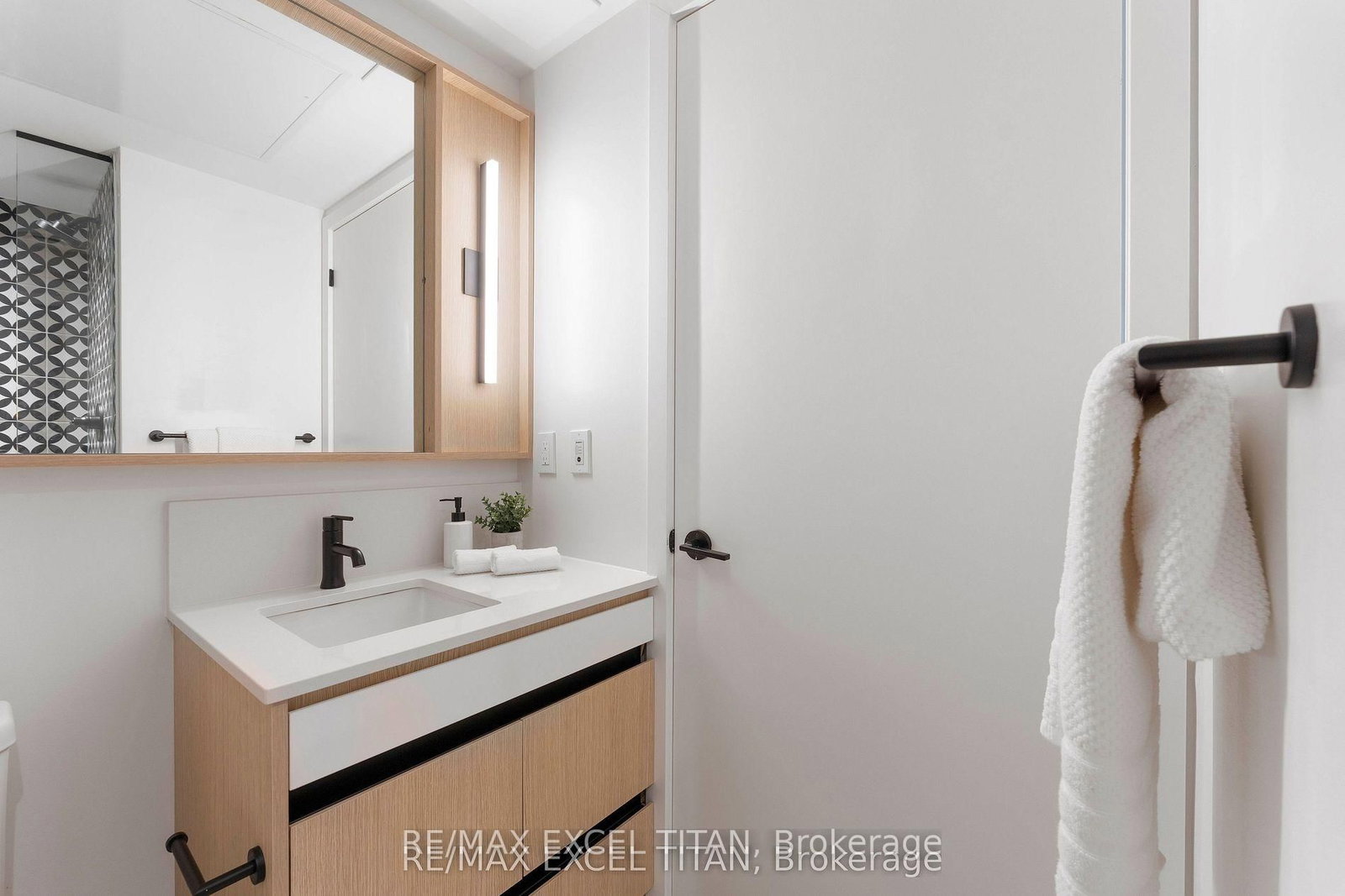 5 Lakeview Avenue, Unit 703 - Photo 22