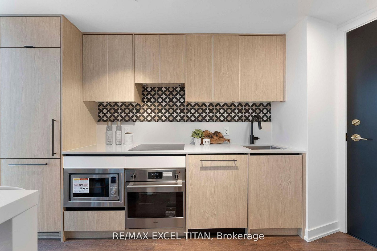 5 Lakeview Avenue, Unit 703 - Photo 8