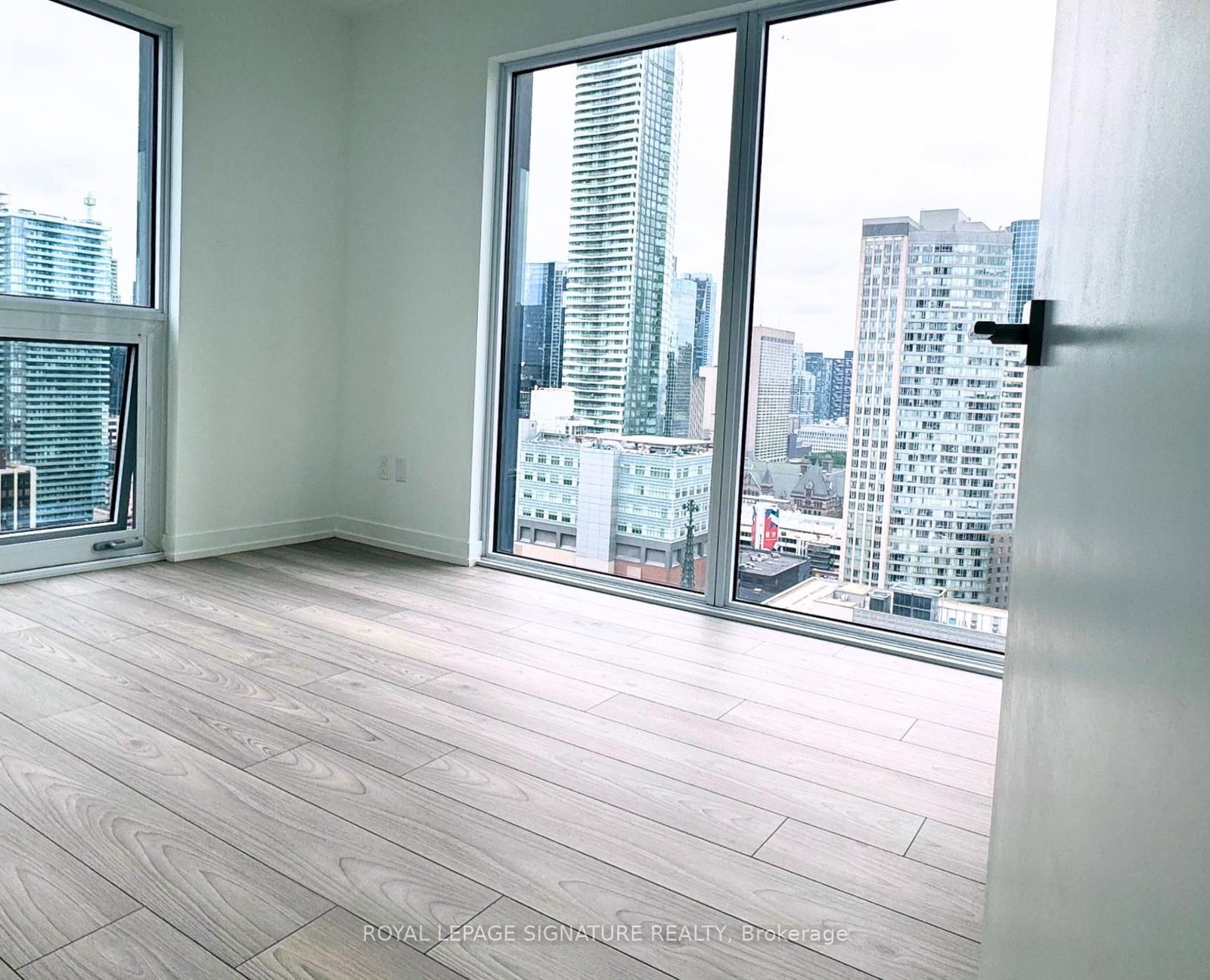 82 Dalhousie Street • #3307 • Toronto, ON photo 8