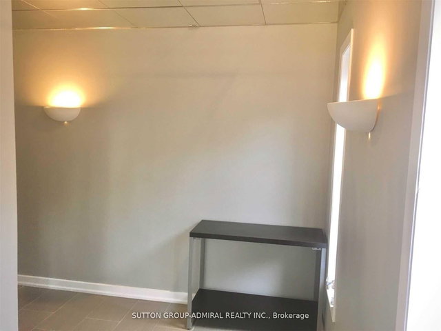 Main Fl - 4 Nootka Crescent