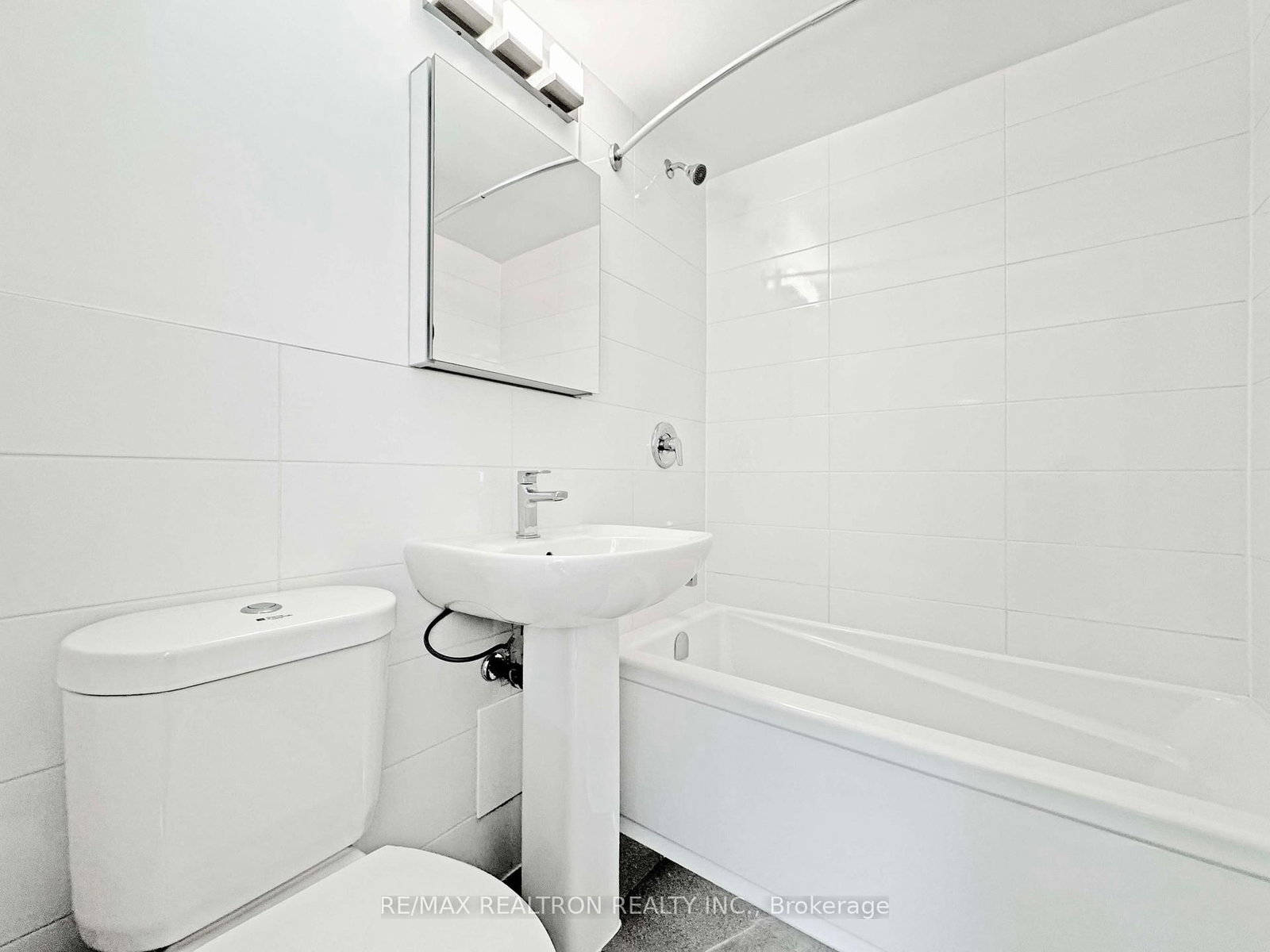 276 St George Street, Unit 301 - Photo 12
