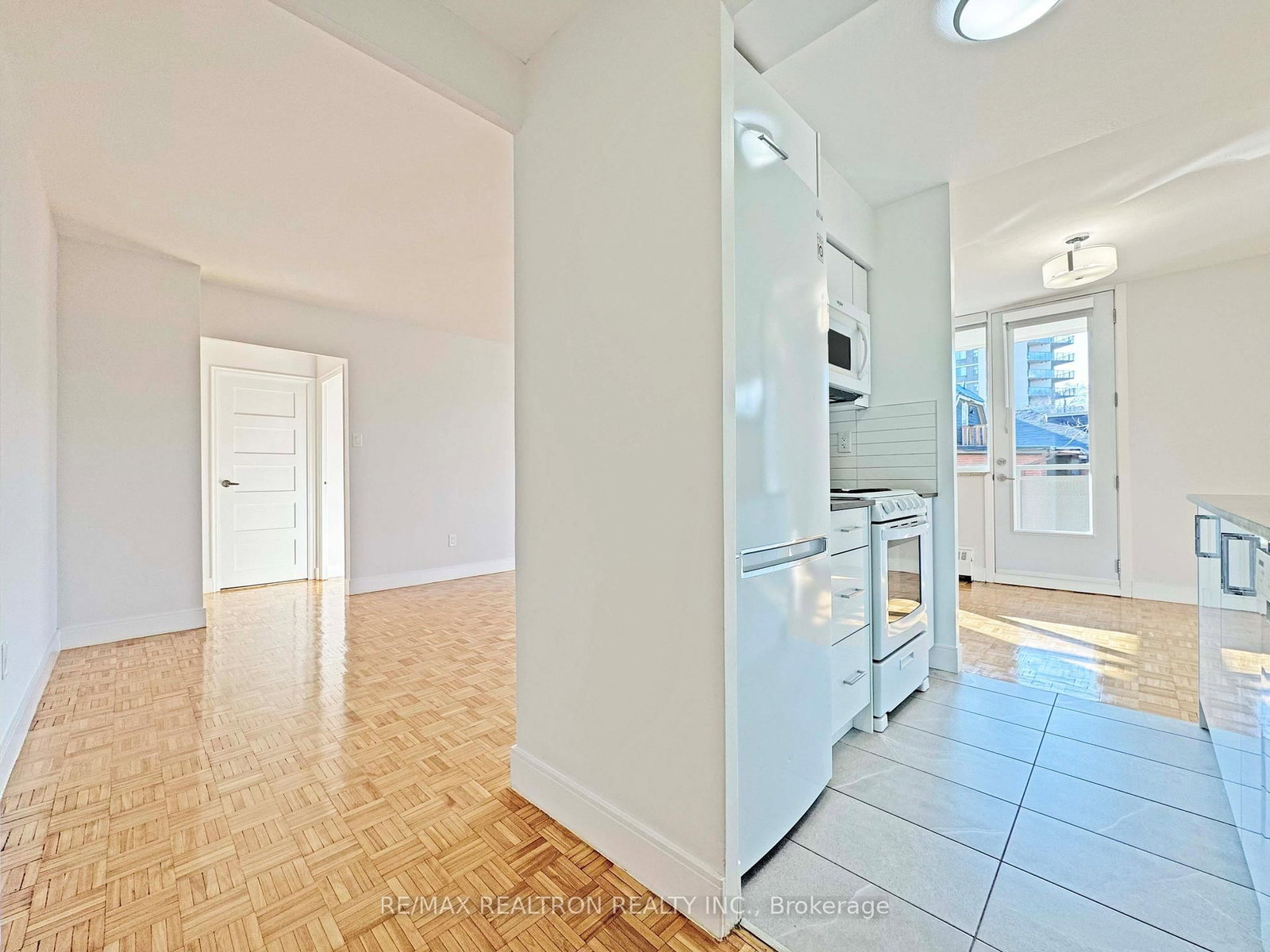 276 St George Street, Unit 301 - Photo 2
