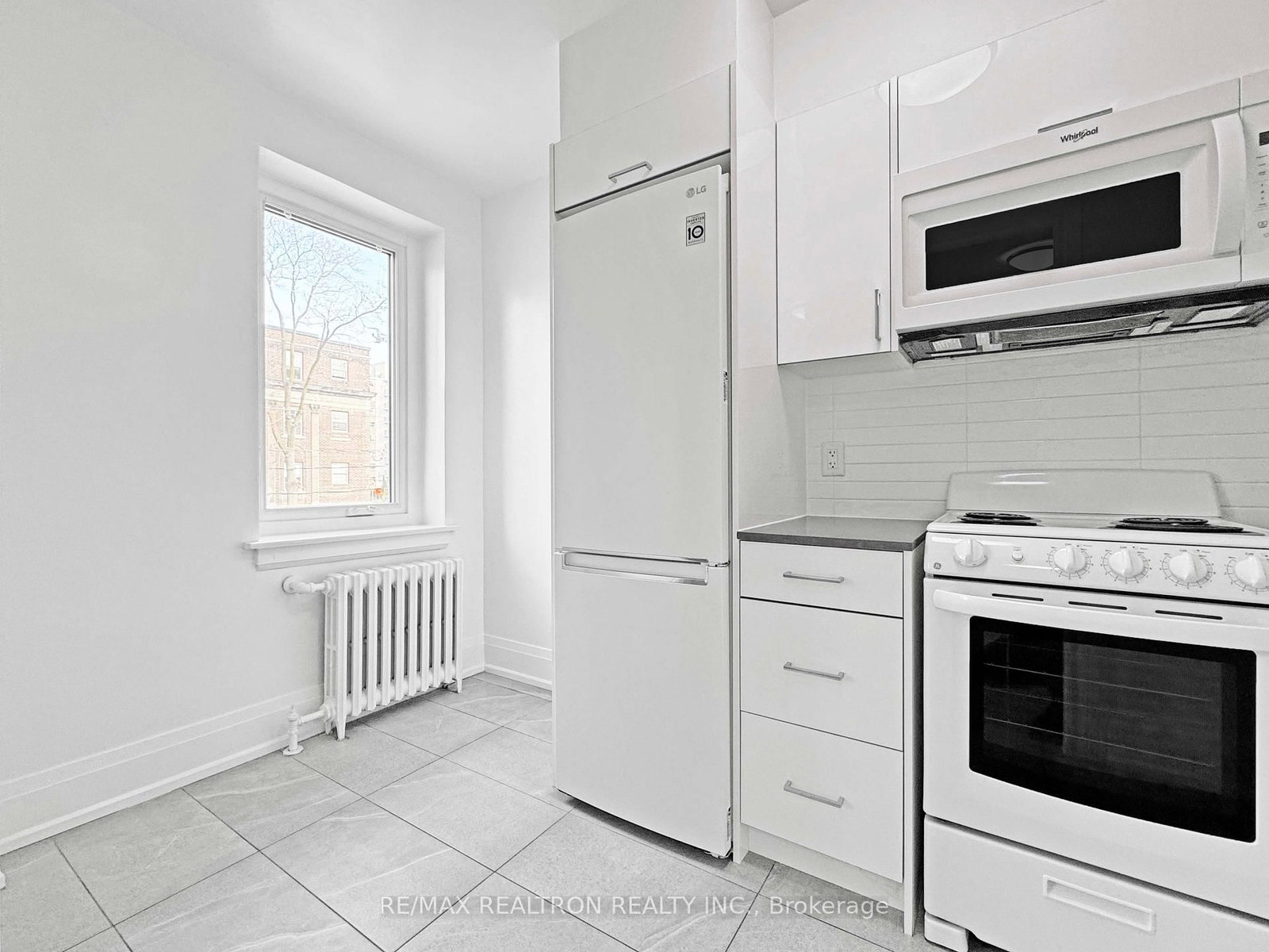 398 Avenue Road, Unit 326 - Photo 6