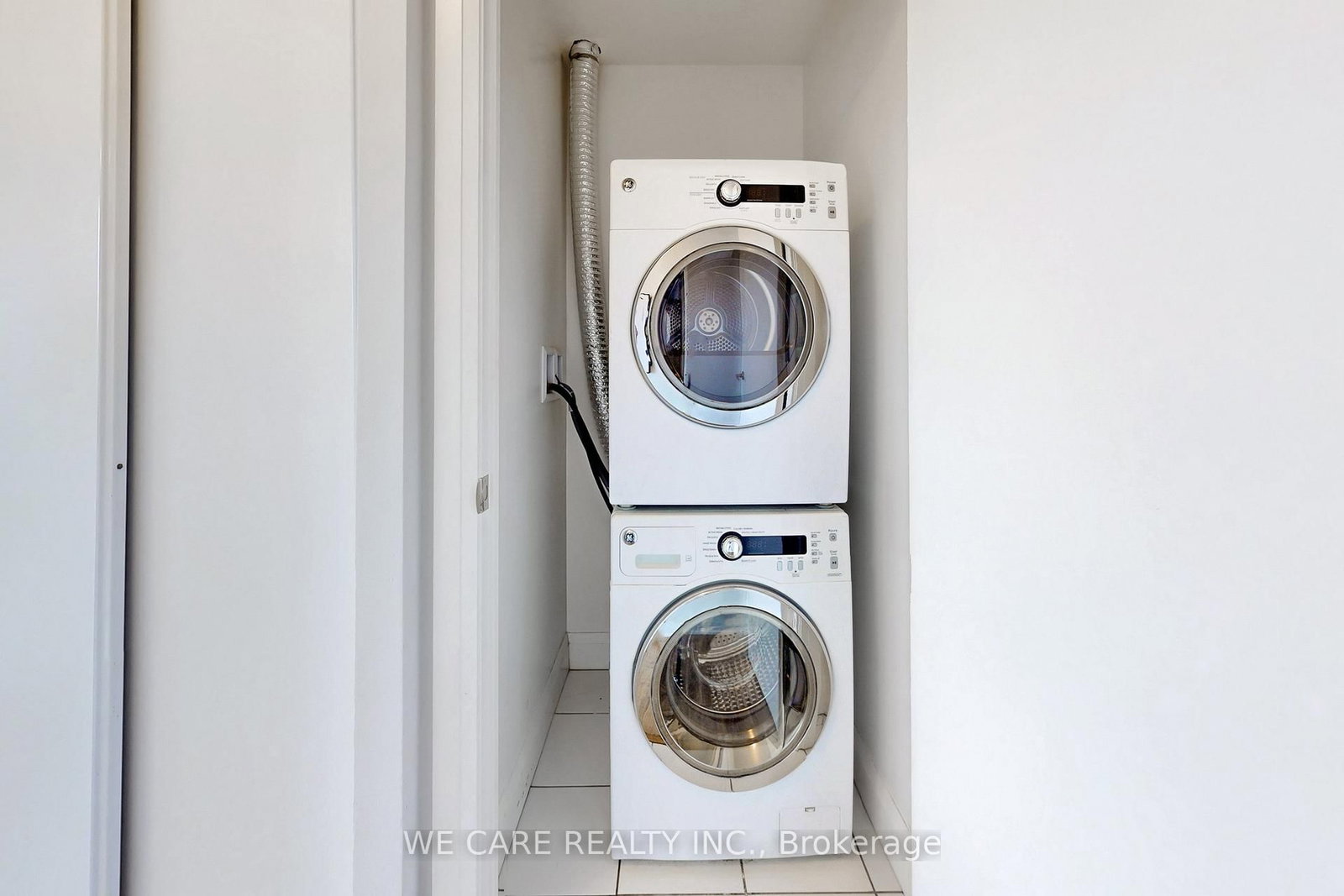 68 Canterbury Place, Unit 311 - Photo 17