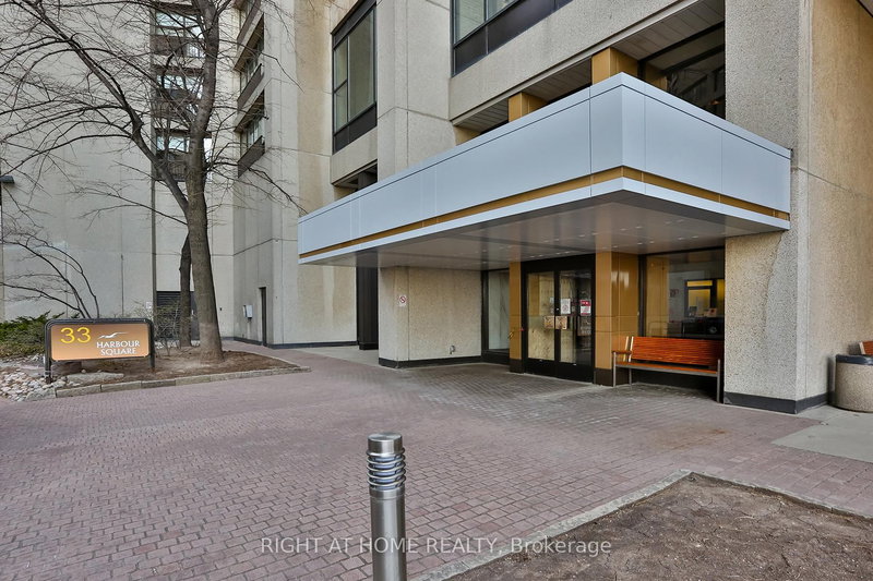 2815 - 33 Harbour Sq, Toronto, M5J 2G2 | Image 2