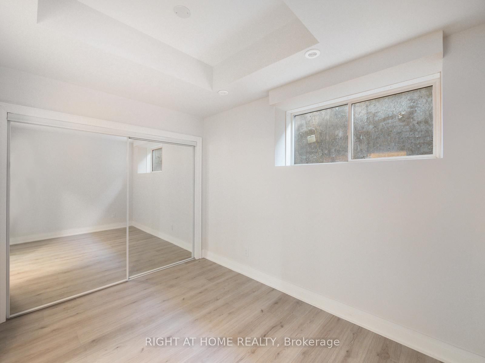 262 Finch Avenue E, Unit 5 - Photo 12
