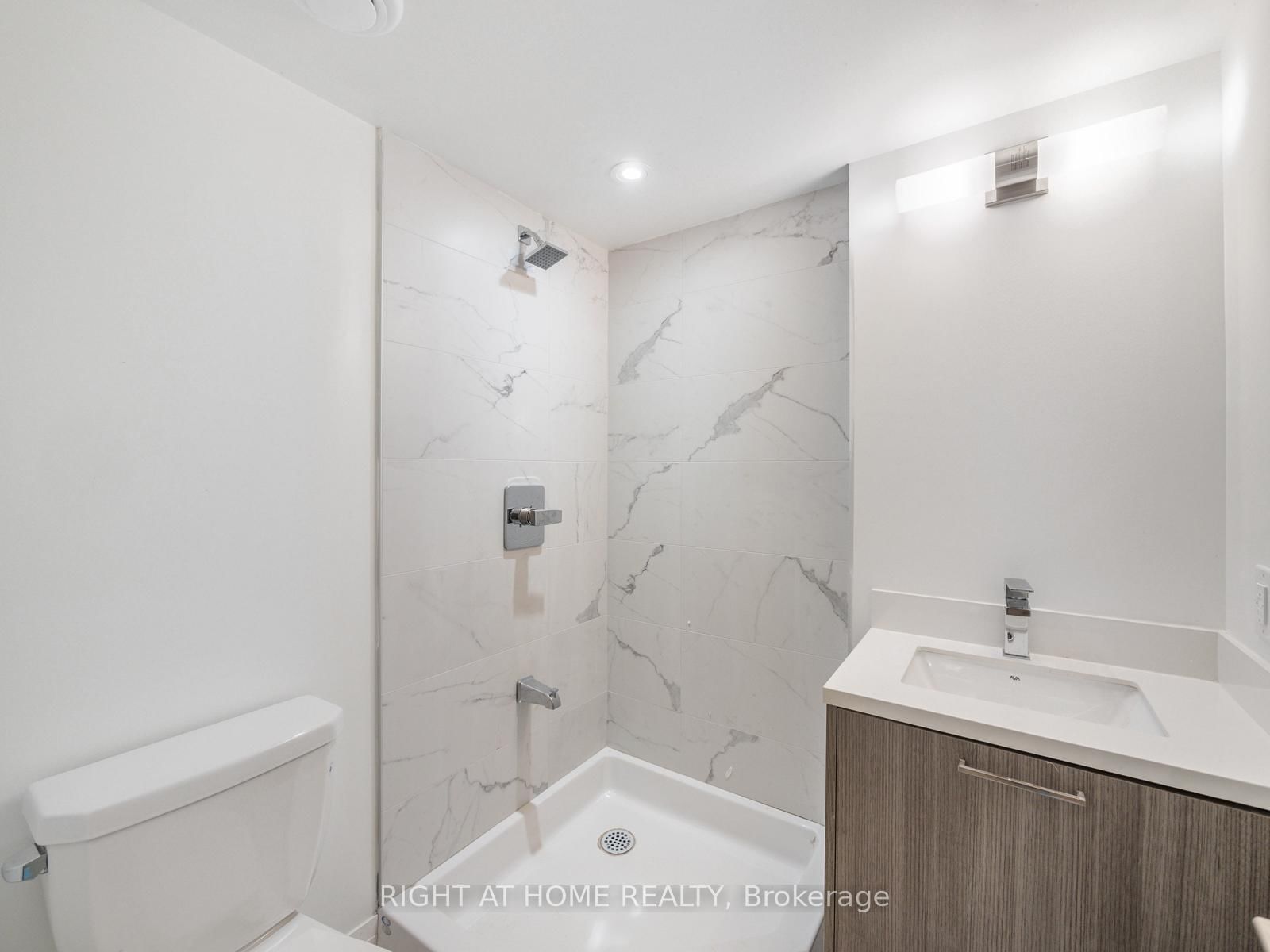 262 Finch Avenue E, Unit 5 - Photo 14