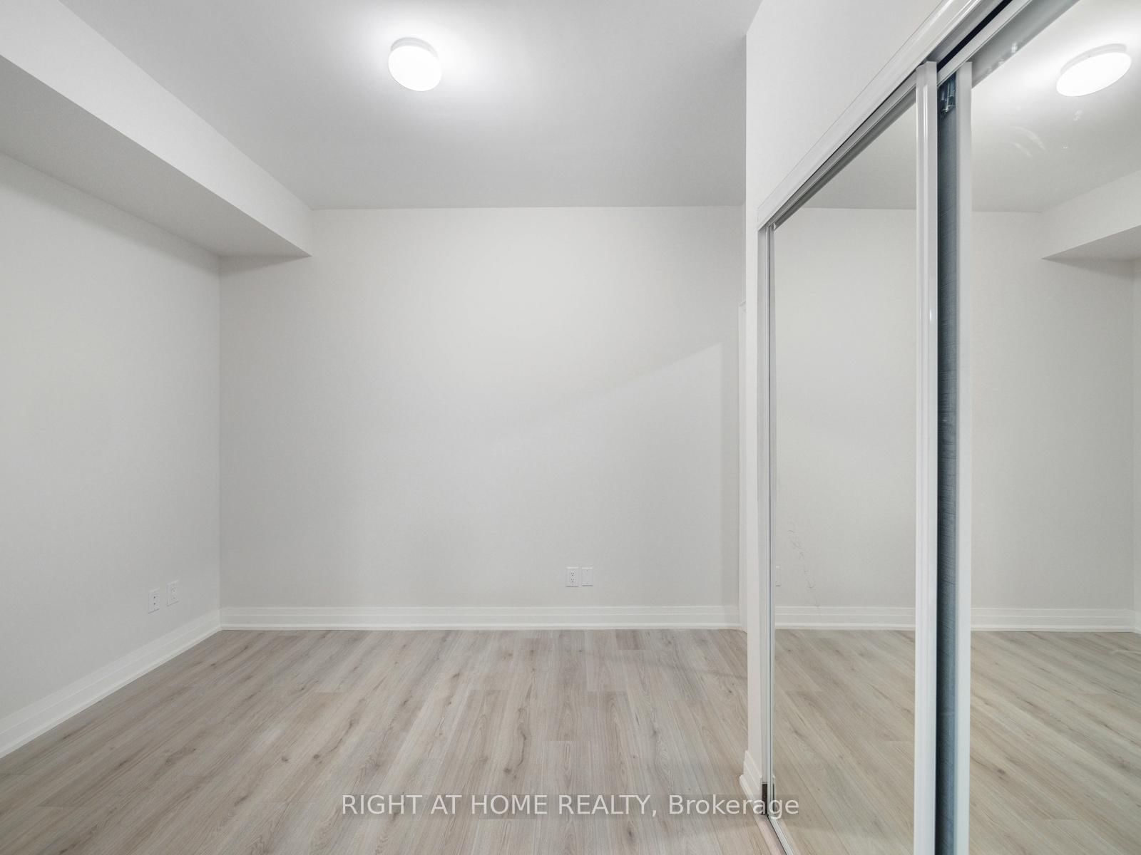262 Finch Avenue E, Unit 5 - Photo 15