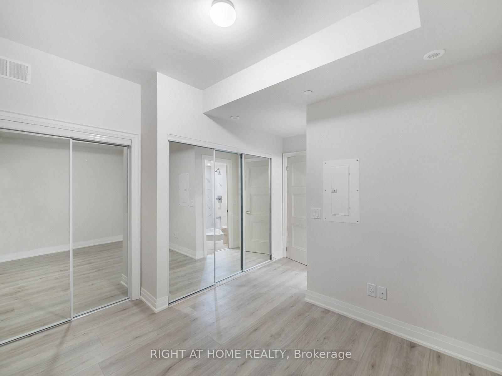 262 Finch Avenue E, Unit 5 - Photo 16