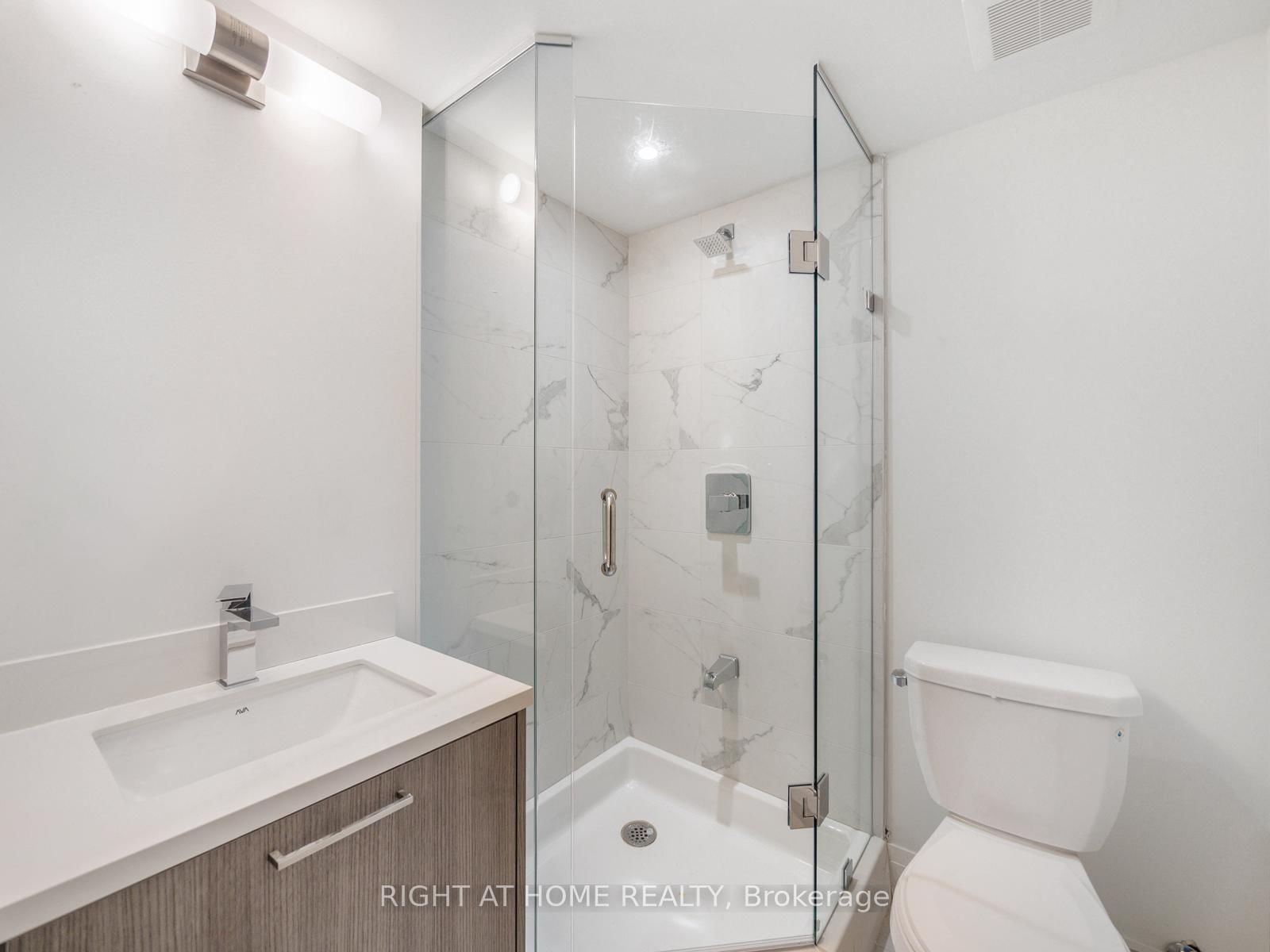 262 Finch Avenue E, Unit 5 - Photo 18