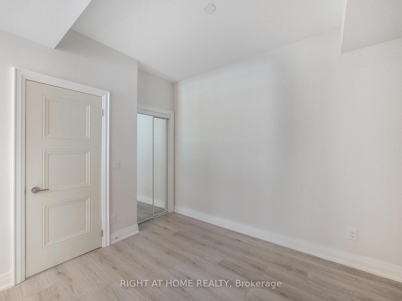 262 Finch Avenue E, Unit 5 - Photo 8