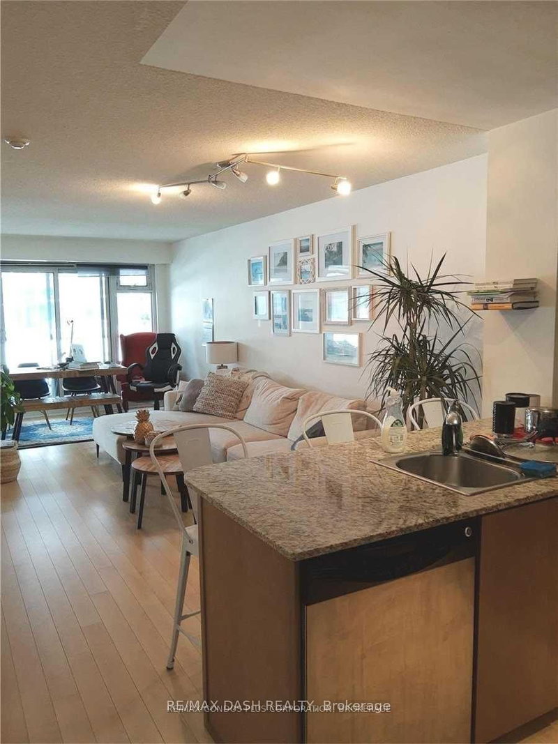 1009 - 2191 Yonge St, Toronto, M4W 3H8 | Image 3