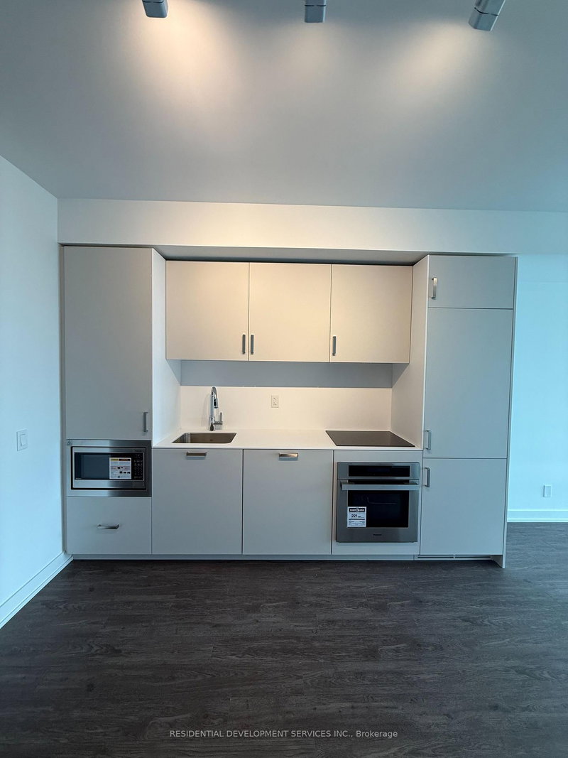 4009 - 88 Queen St, Toronto, M5C 0B6 | Image 2