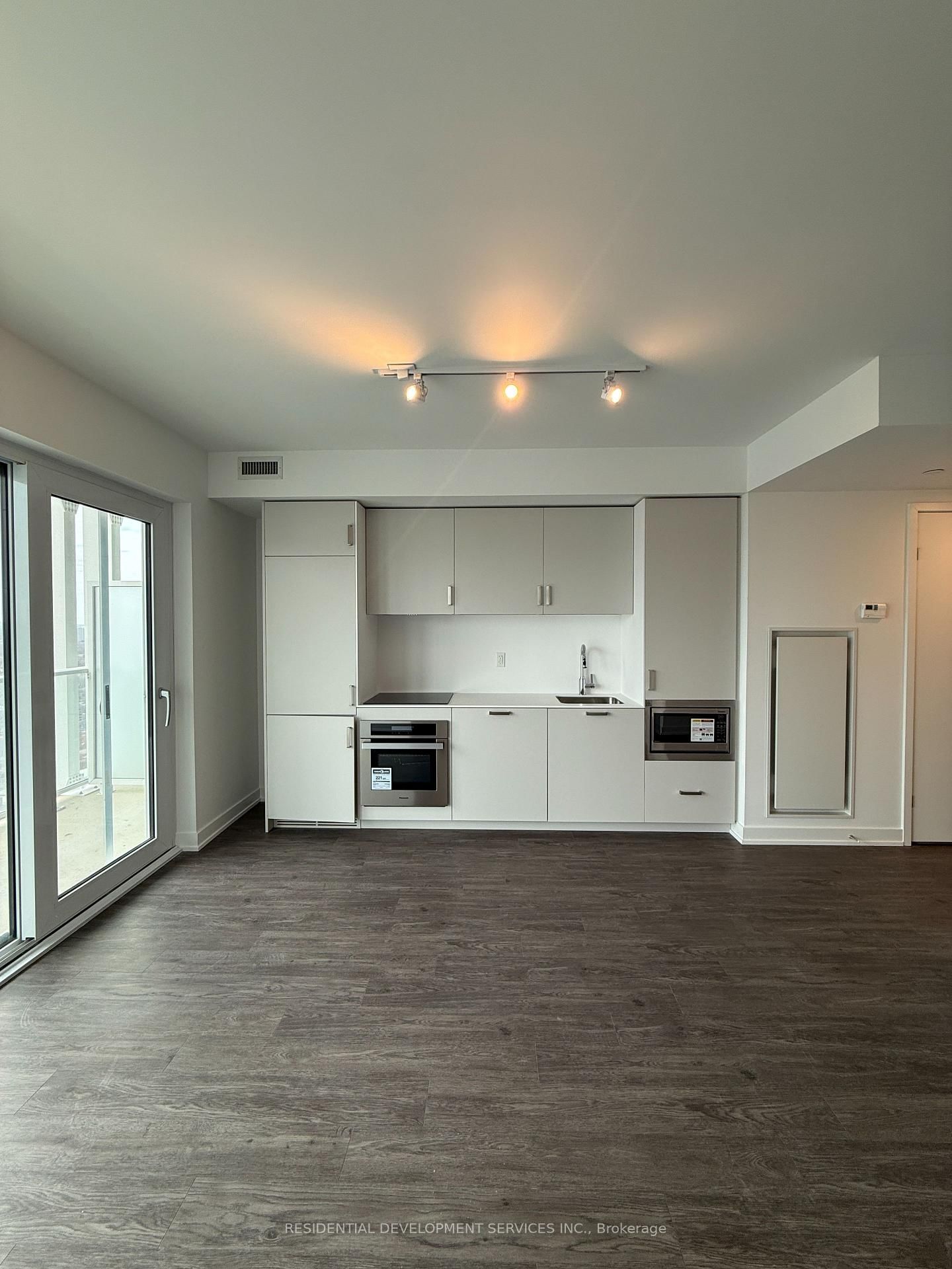 88 Queen Street, Unit 3901 - Photo 2