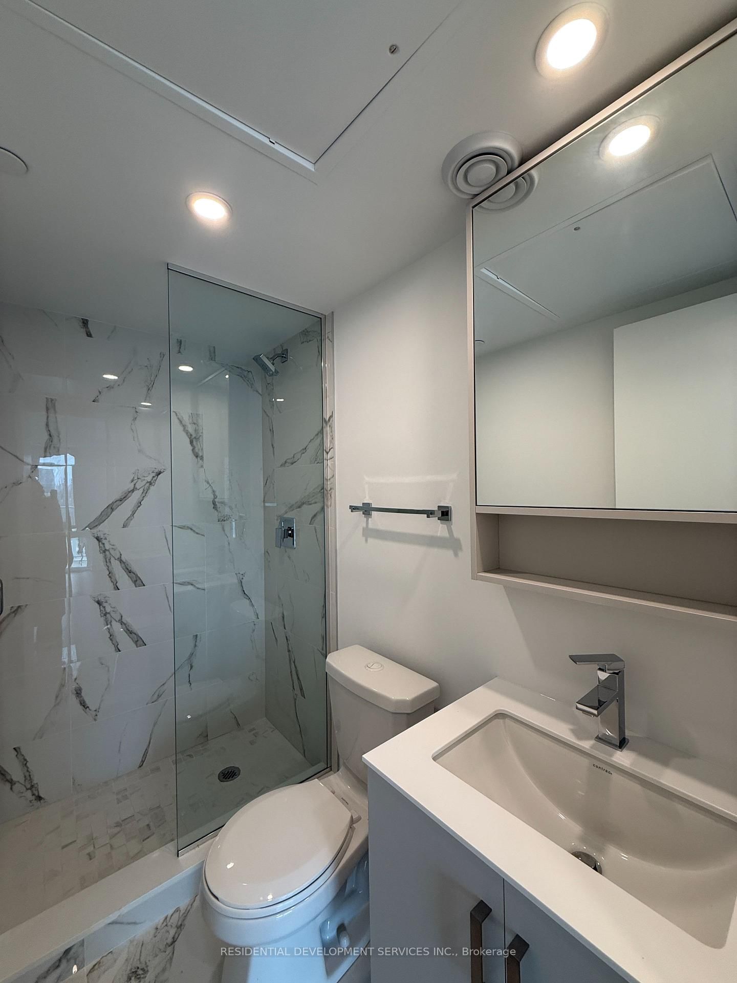 88 Queen Street, Unit 3901 - Photo 8