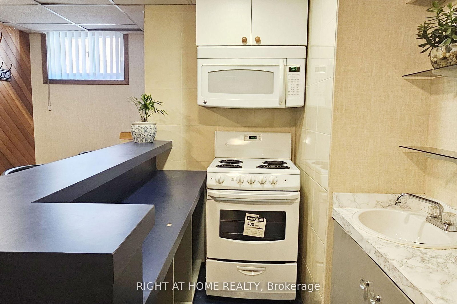 58 Caines Avenue, Unit Lower - Photo 7