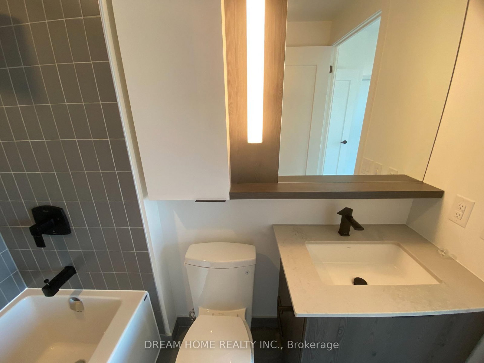 5 Defries Street, Unit 1702 - Photo 14