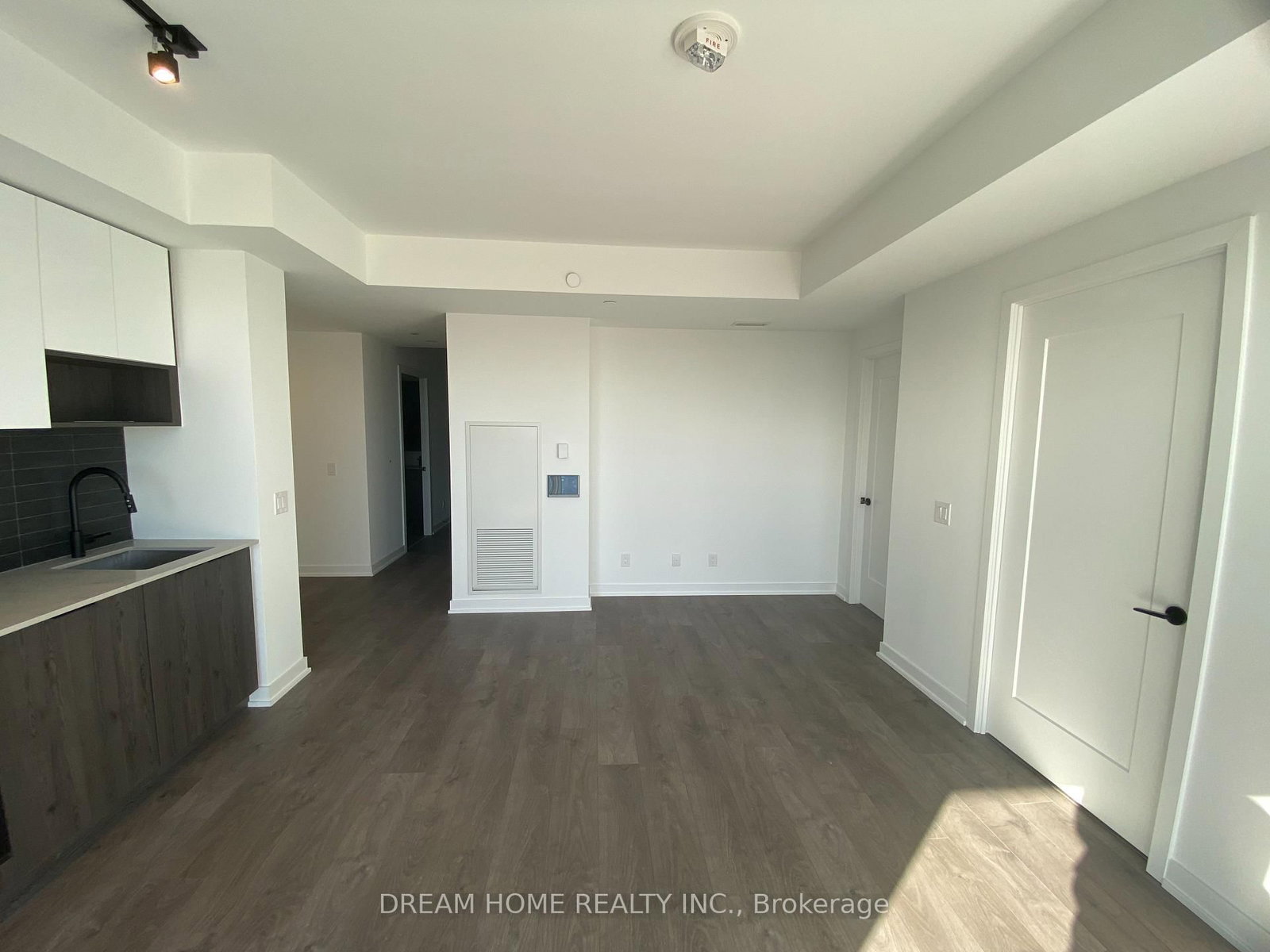 5 Defries Street, Unit 1702 - Photo 6