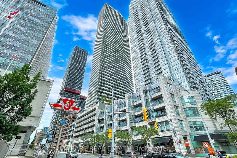 1507 - 2221 Yonge St, Toronto, M4S 0B8 | Image 2
