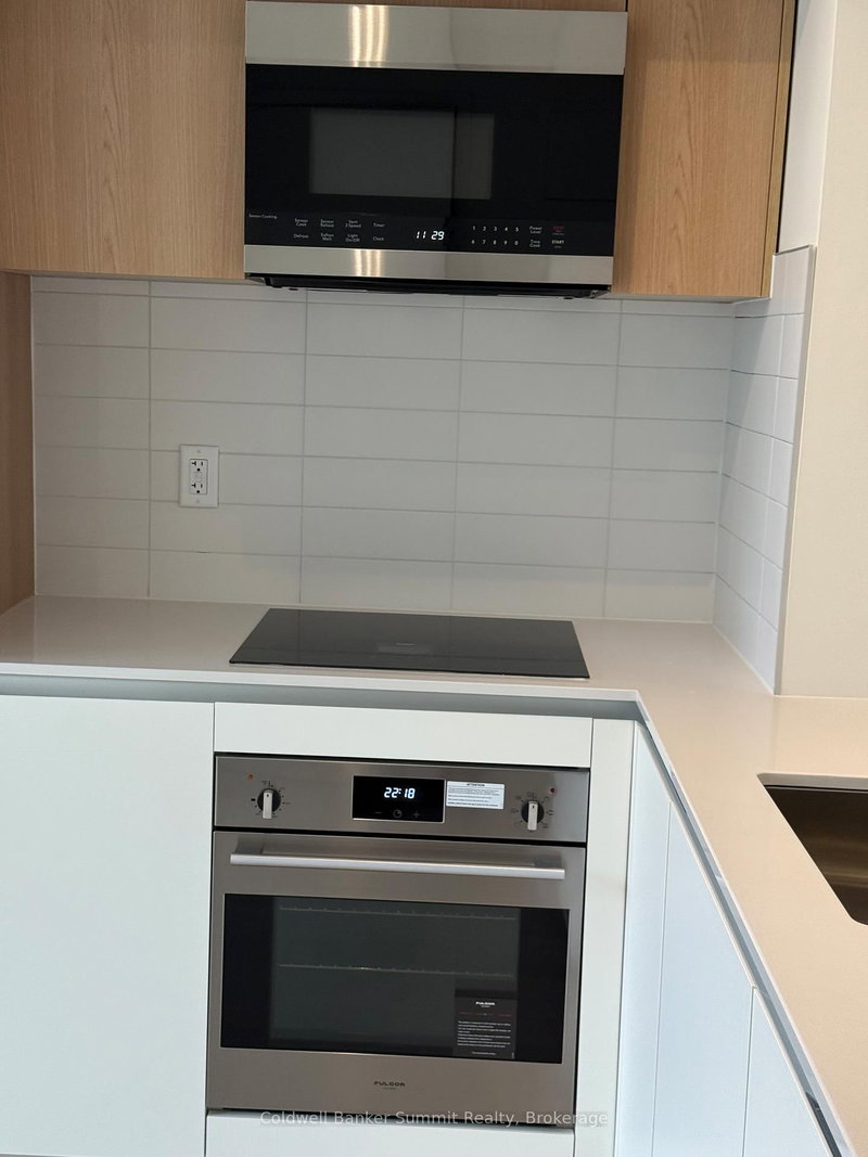 203 - 322 Dupont St, Toronto, M5R 0E3 | Image 2