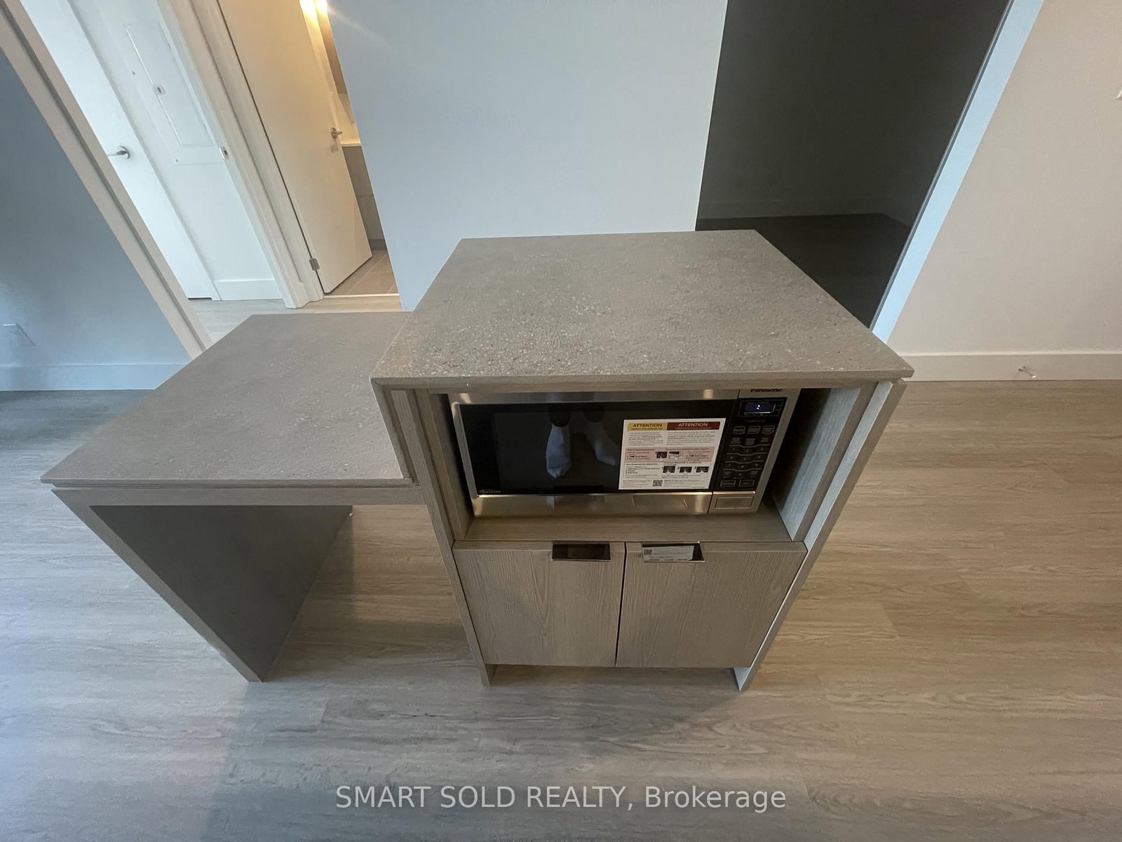 6 Greenbriar Road, Unit 517 - Photo 8