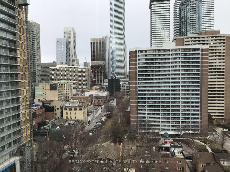 1402 - 17 Dundonald St, Toronto, M4Y 0E4 | Image 2