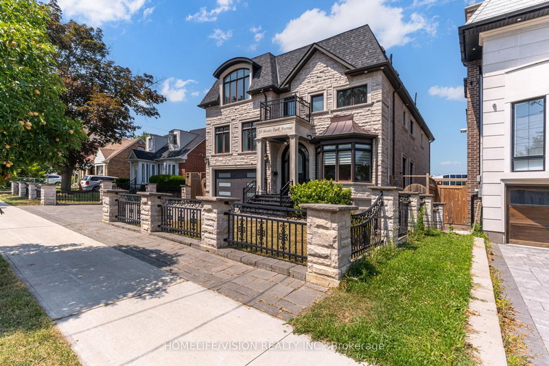 28 Moore Park Ave, Toronto, M2M 1M9 | Image 2