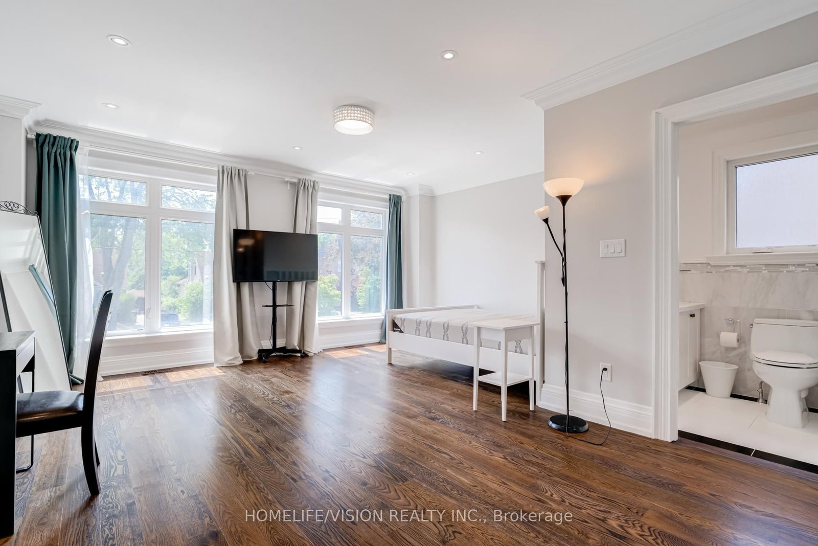 28 Moore Park Avenue - Photo 9