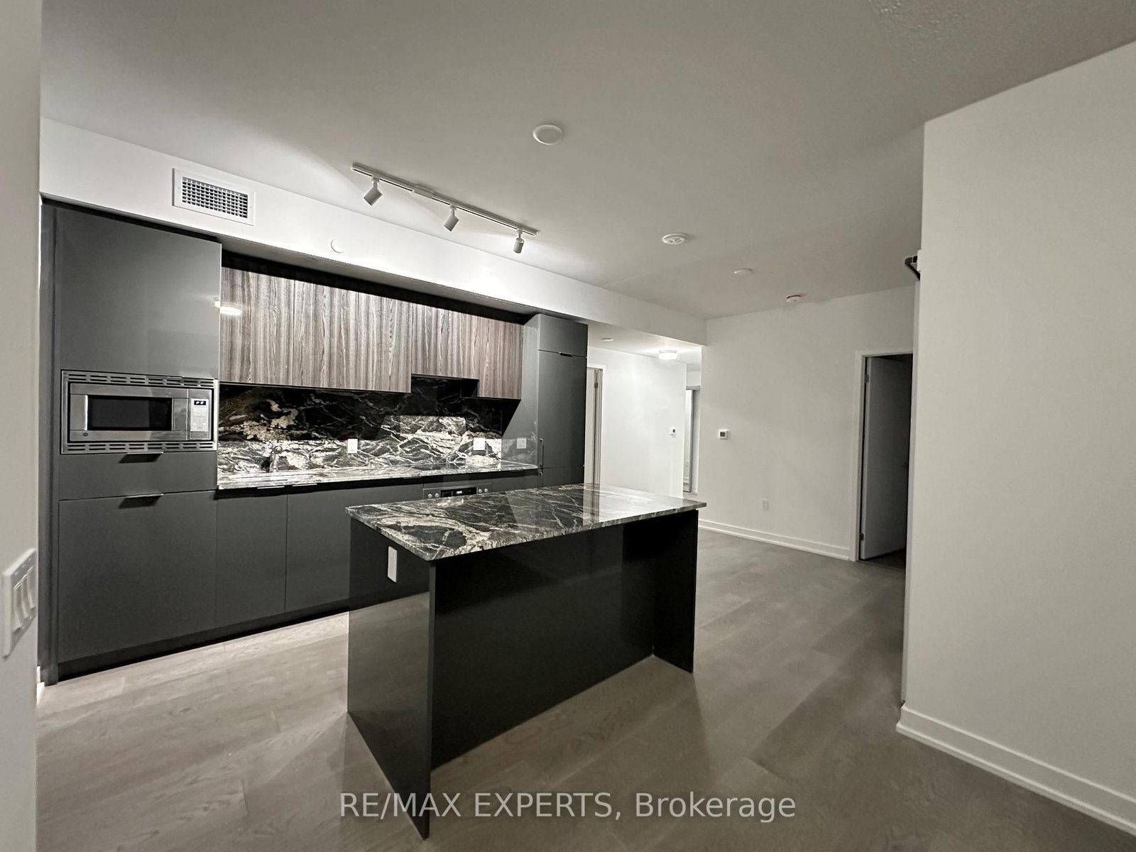 50 O'Neill Road, Unit 911 - Photo 10