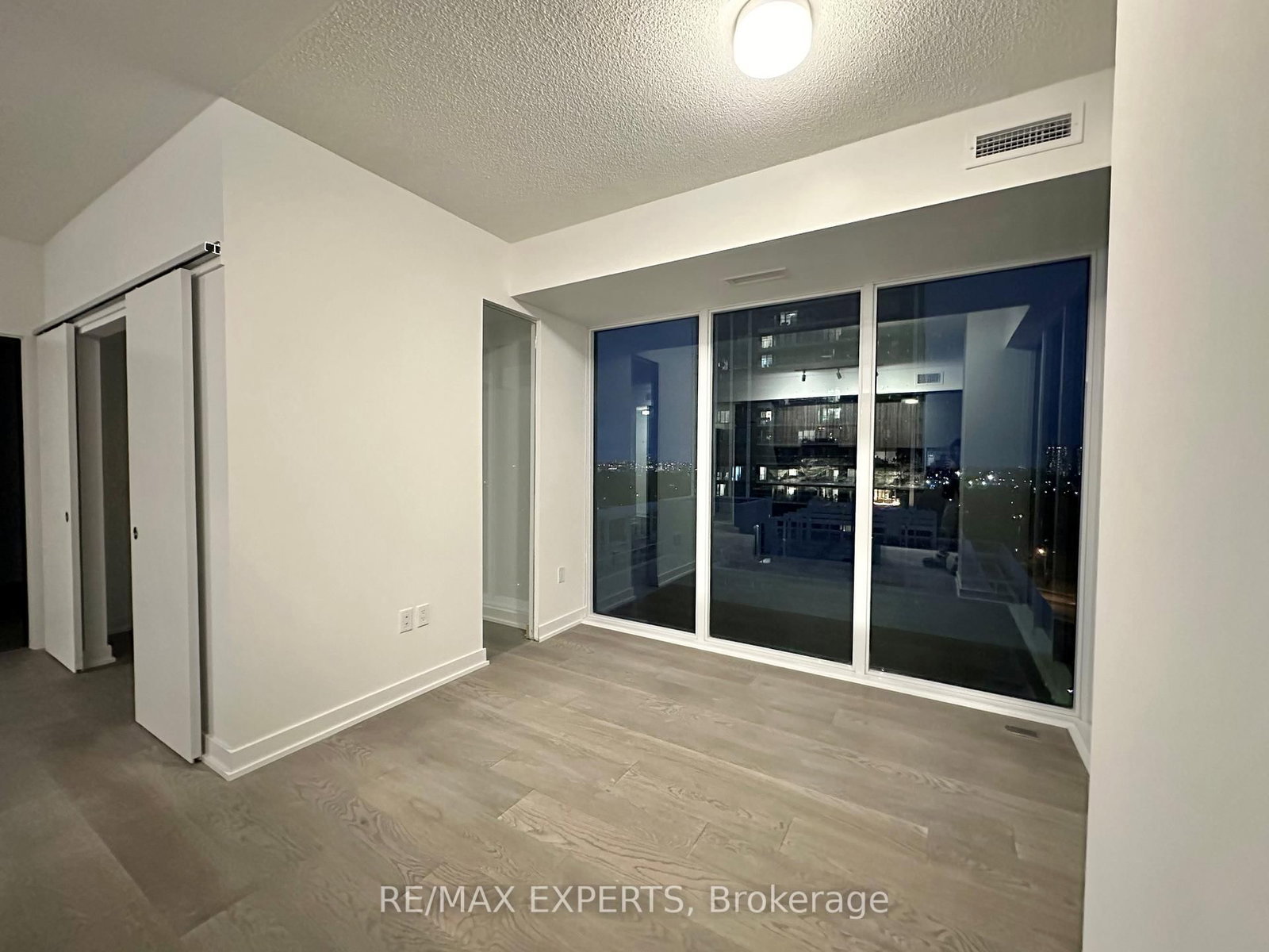 50 O'Neill Road, Unit 911 - Photo 18