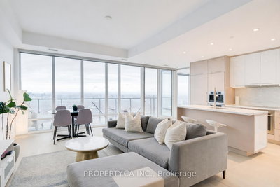 5308 - 488 University Ave | Toronto | Image