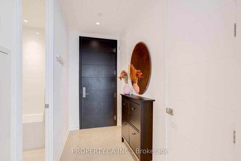 5308 - 488 University Ave, Toronto, M5G 0C1 | Image 2