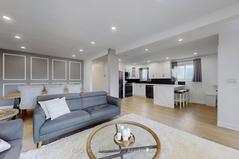 26 Faye Dr, Toronto, M2J 3S6 | Image 3