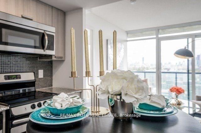 1817E - 36 Lisgar St, Toronto, M6J 3G2 | Image 3