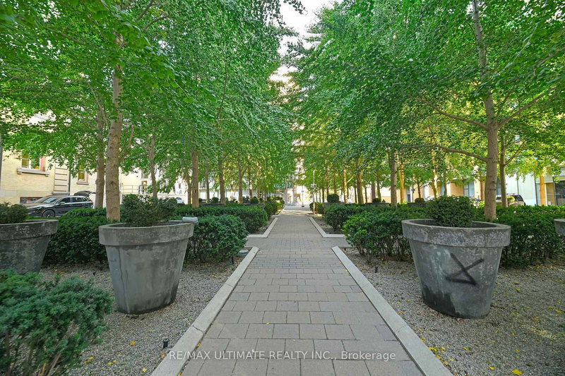 2607 - 18 Yorkville Ave, Toronto, M4W 3Y8 | Image 3