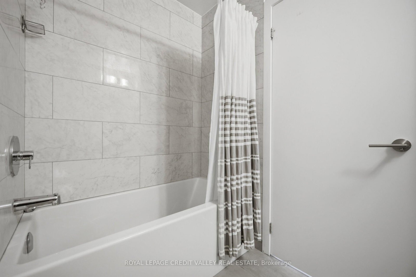 32 Forest Manor Road, Unit 1905 - Photo 19