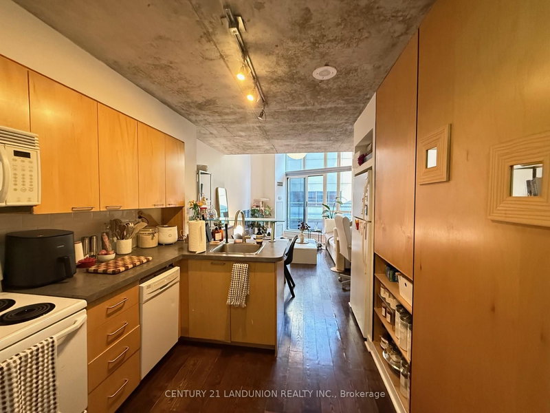 203 - 255 Richmond St E, Toronto, M5A 4T7 | Image 2