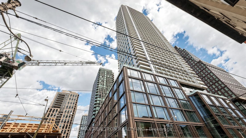 5805 - 88 Queen St, Toronto, M5C 0B6 | Image 2