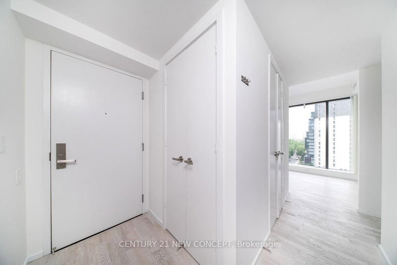 802 - 5 St Joseph St, Toronto, M4Y 1J6 | Image 2