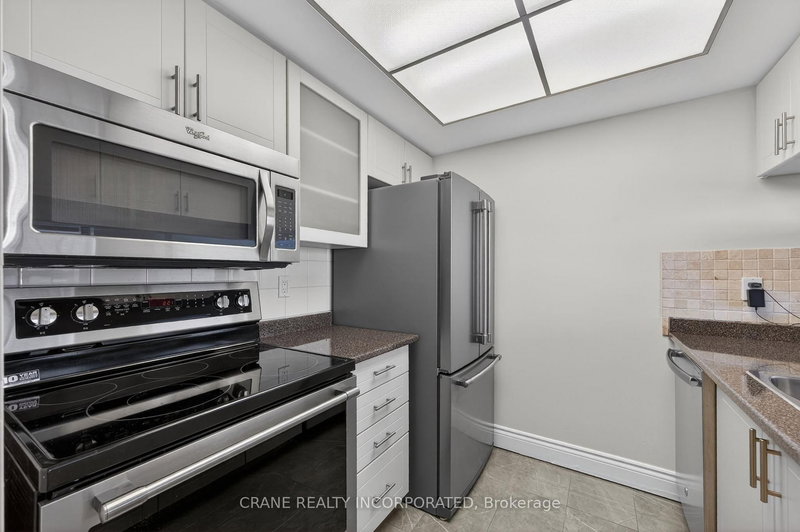 1605 - 77 Harbour Sq, Toronto, M5J 2S2 | Image 3