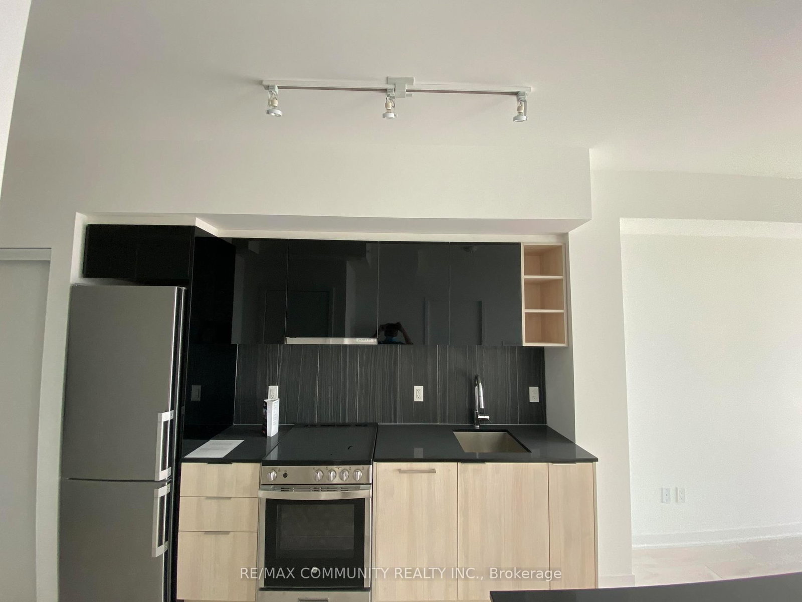 31 Tippett Road, Unit 1003 - Photo 7
