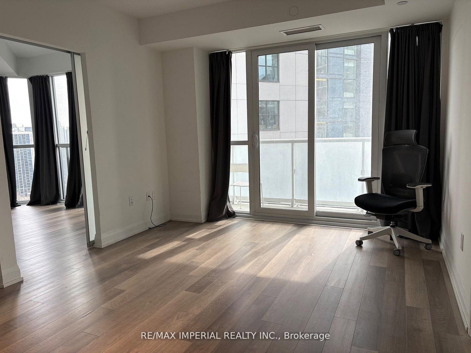 77 Mutual Street, Unit 2002 - Photo 8