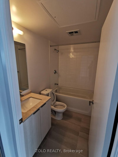 3101-11 Wellesley Street West, Toronto, Ontario image-0-4