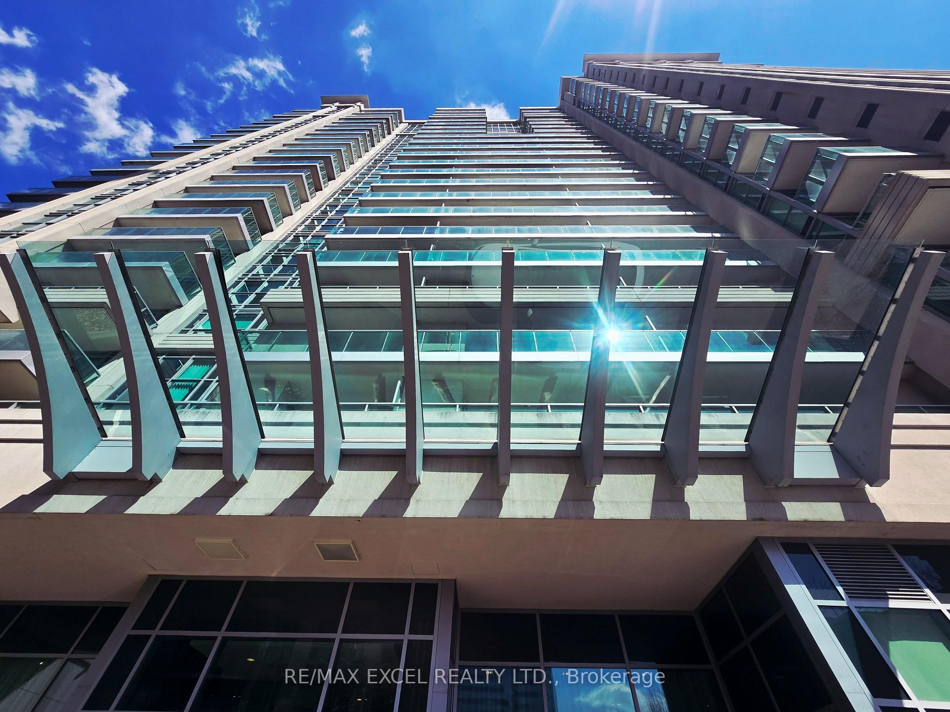 17 Anndale Drive, Unit 1007