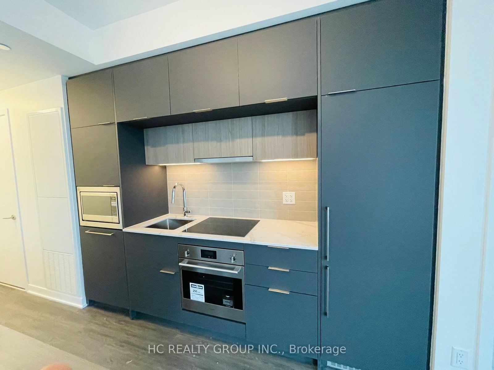 185 Alberta Avenue, Unit 708 - Photo 5