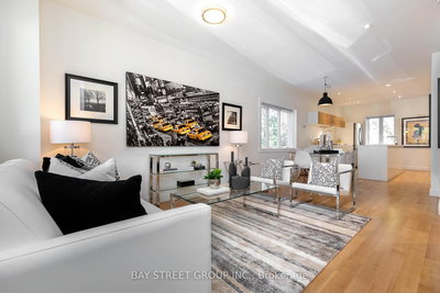 173 Duplex Avenue, Toronto, Ontario image-0-2